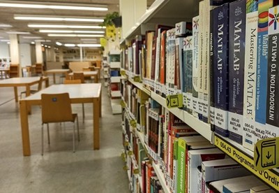 La Biblioteca ofereix tres beques d'aprenentatge per al curs vinent