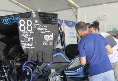 Participación del equipo Nova Racing Team en las competiciones Fórmula SAE Italia y FS Portugal